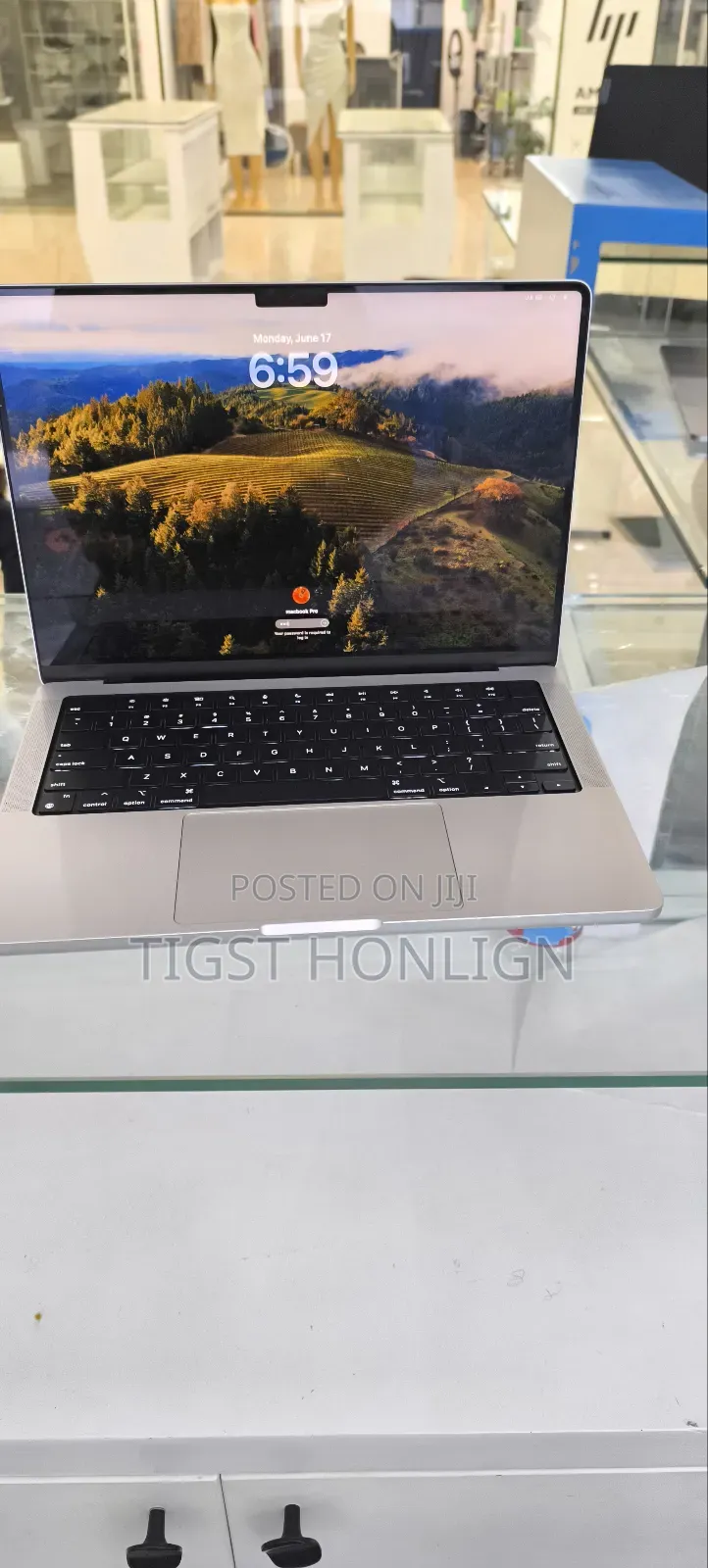 New Laptop Apple MacBook Pro M1 16GB Apple M1 SSD 512GB