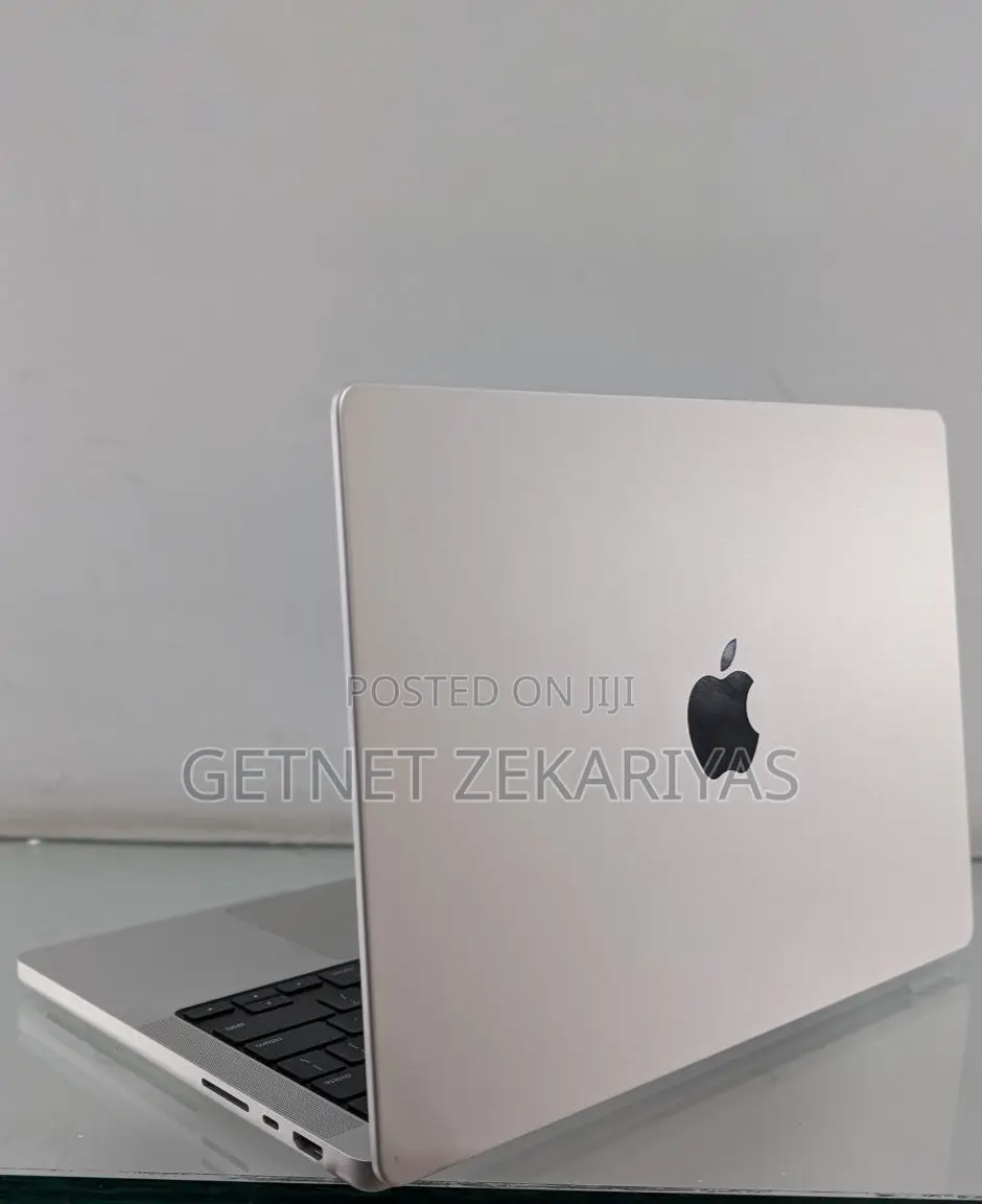New Laptop Apple MacBook Pro M1 16GB Apple M1 Pro SSD 512GB