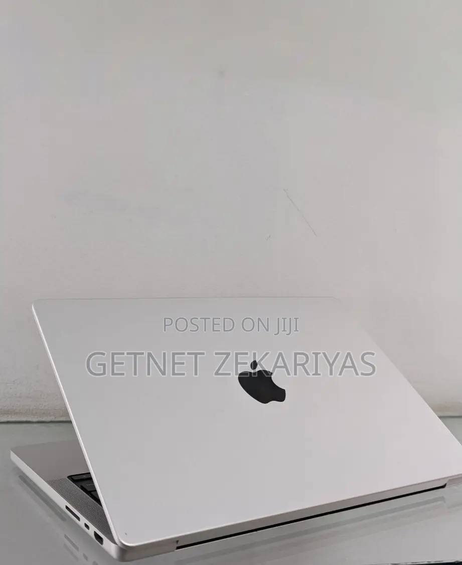 New Laptop Apple MacBook Pro M1 16GB Apple M1 Pro SSD 512GB