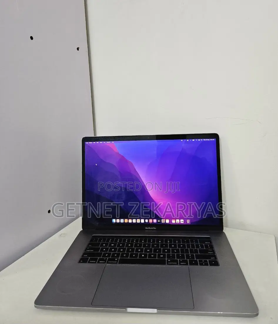 New Laptop Apple MacBook Pro 2017 16GB Intel Core I7 SSD 256GB