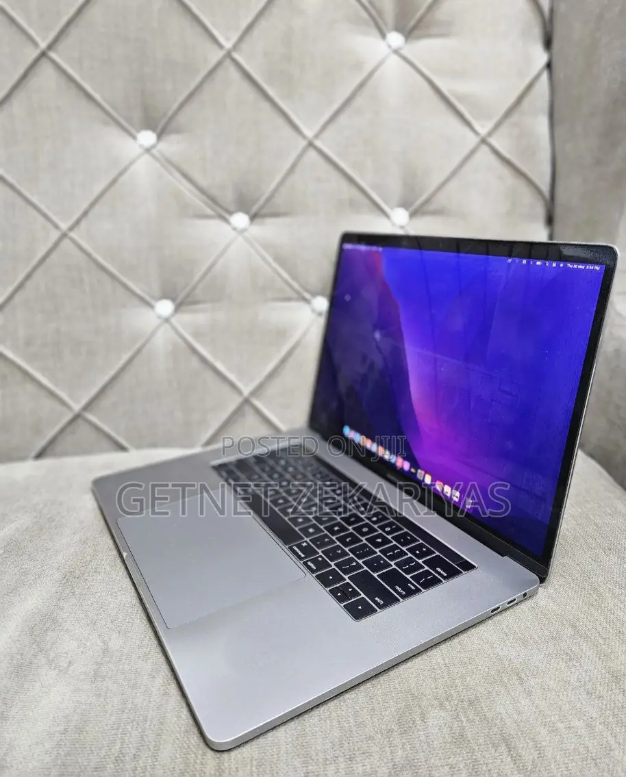 New Laptop Apple MacBook Pro 2017 16GB Intel Core I7 SSD 256GB