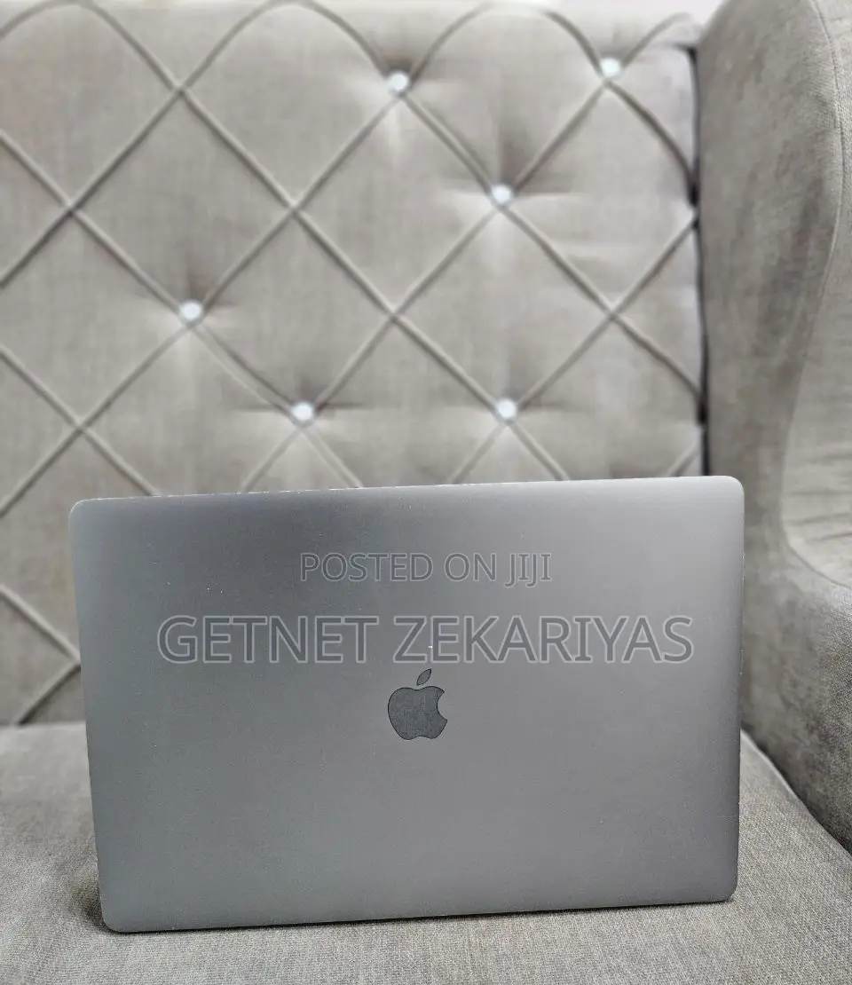 New Laptop Apple MacBook Pro 2017 16GB Intel Core I7 SSD 256GB