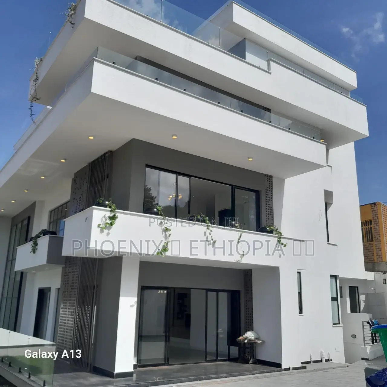 Furnished 8bdrm House in Yeka for sale