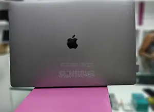 New Laptop Apple MacBook Pro 2017 16GB Intel Core I7 SSD 512GB