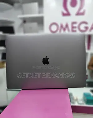 New Laptop Apple MacBook Pro 2017 16GB Intel Core I7 SSD 512GB