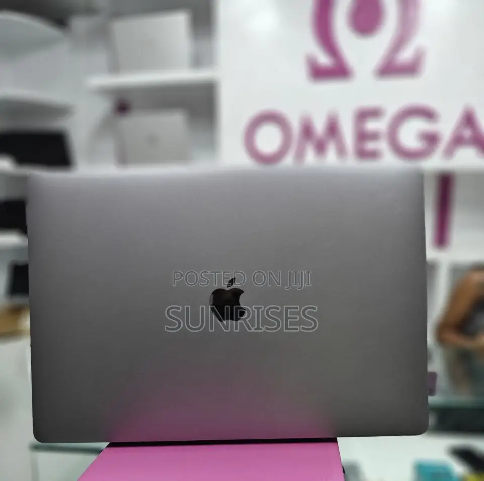 New Laptop Apple MacBook Pro 2018 32GB Intel Core I7 SSD 1T