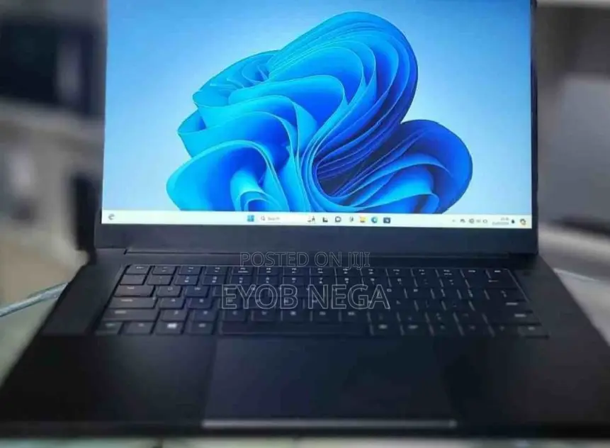 New Laptop Dell Inspiron 15 8GB Intel Core I3 SSD 256GB