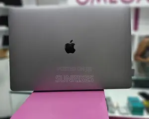 Photo - New Laptop Apple MacBook Pro 2017 16GB Intel Core I7 SSD 1T