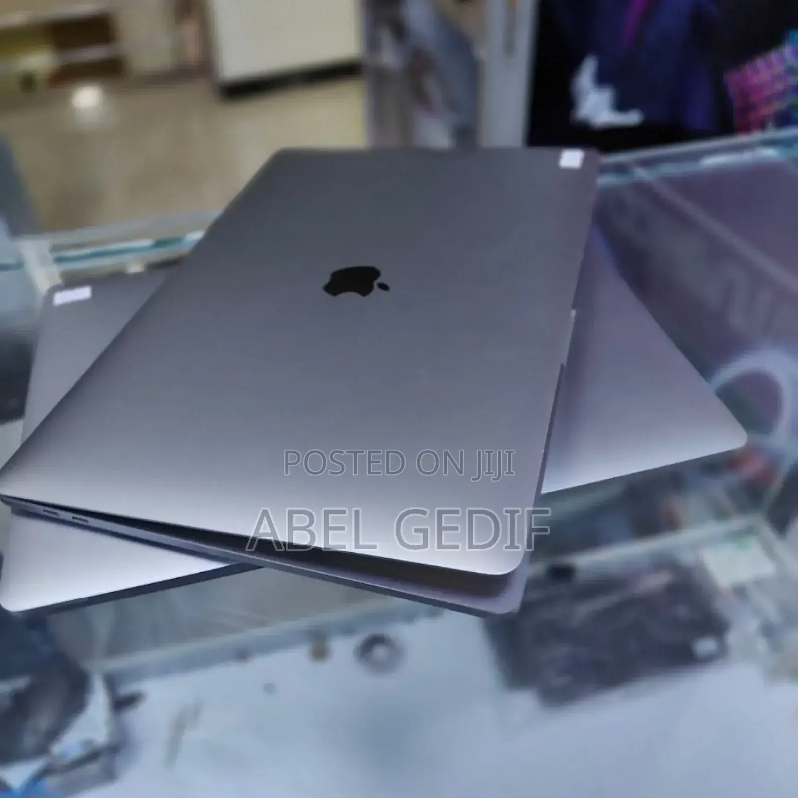 New Laptop Apple MacBook Pro 2017 16GB Intel Core I7 SSD 1T