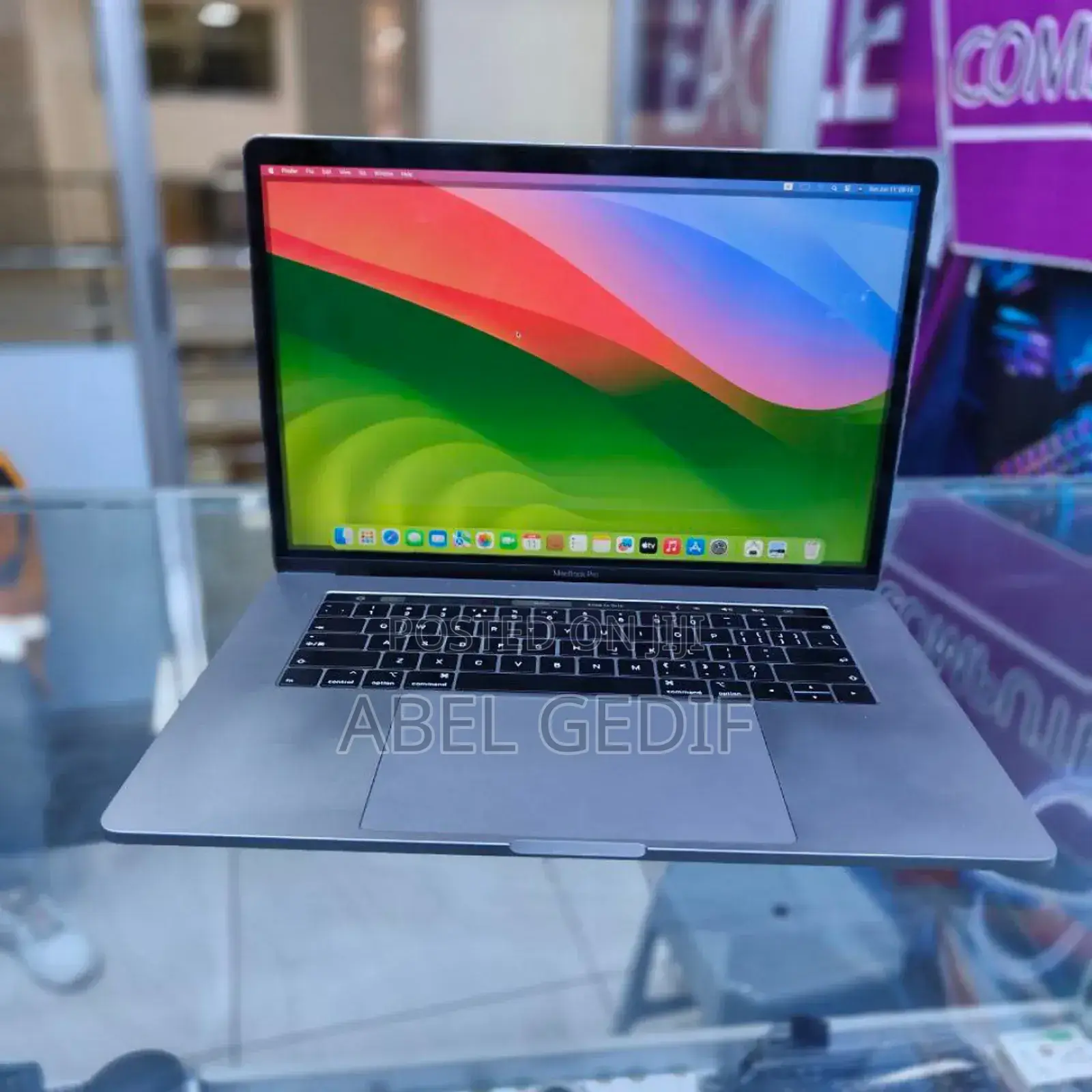 New Laptop Apple MacBook Pro 16GB Intel Core I7 SSD 1T