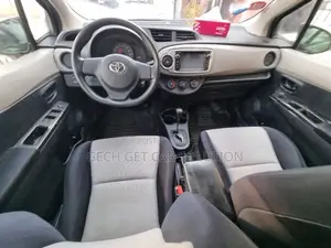 Toyota Yaris 2012 Silver