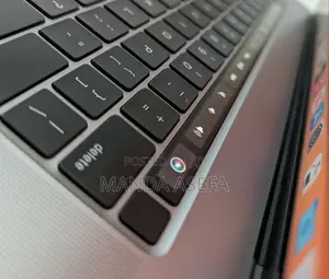 New Laptop Apple MacBook Pro 2019 16GB Intel Core I7 SSD 512GB