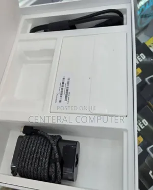 New Laptop HP 14-Dq2031tg 16GB Intel Core I7 SSD 512GB