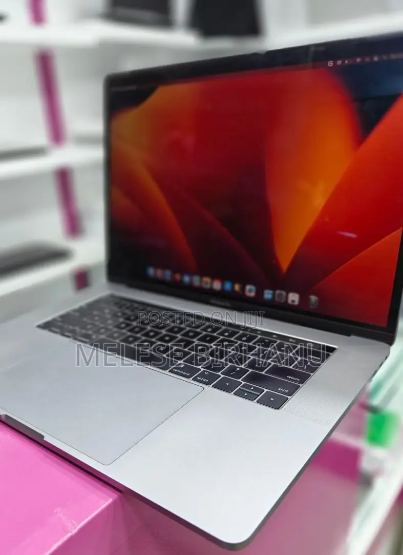 New Laptop Apple MacBook 2017 16GB Intel Core I7 SSD 512GB