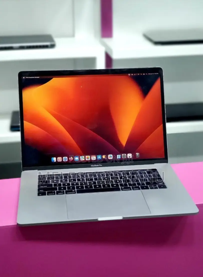 New Laptop Apple MacBook 2017 16GB Intel Core I7 SSD 512GB