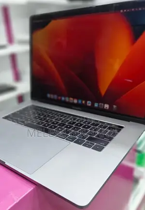 New Laptop Apple MacBook 2017 16GB Intel Core I7 SSD 512GB