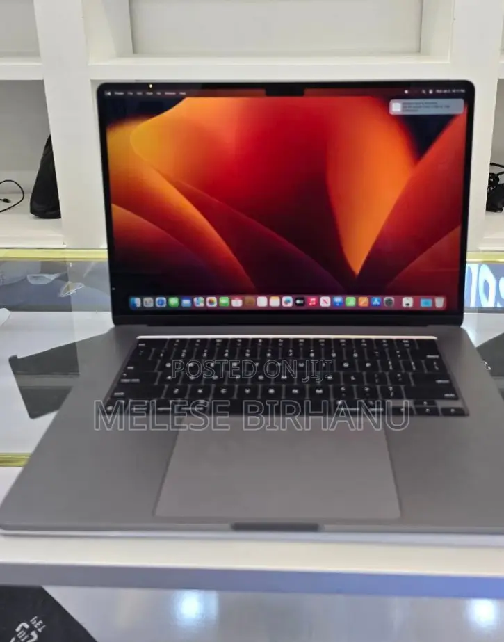 New Laptop Apple MacBook Air 2022 M2 8GB Apple M2 Ultra SSD 512GB