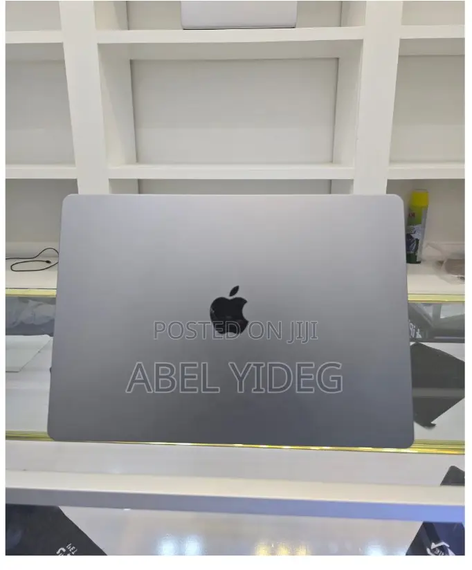 New Laptop Apple MacBook Air 2022 M2 8GB Apple M2 SSD 512GB