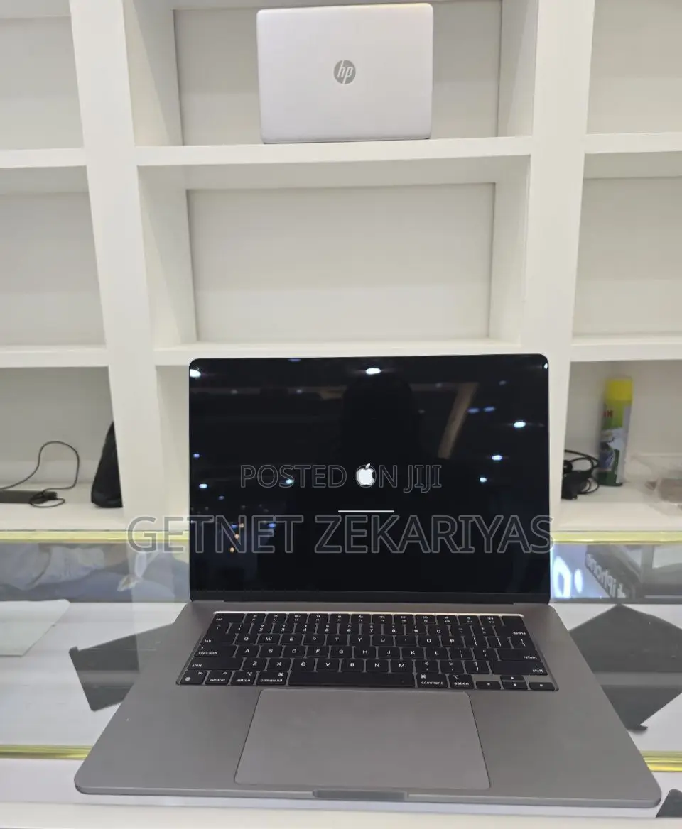 New Laptop Apple MacBook Air 2022 M2 8GB Apple M2 SSD 512GB