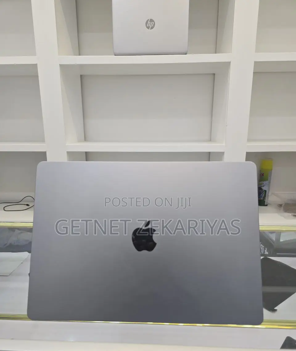 New Laptop Apple MacBook Air 2022 M2 8GB Apple M2 SSD 512GB