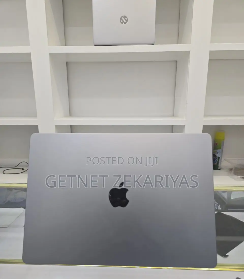 New Laptop Apple MacBook Air 2022 M2 8GB Apple M2 SSD 512GB