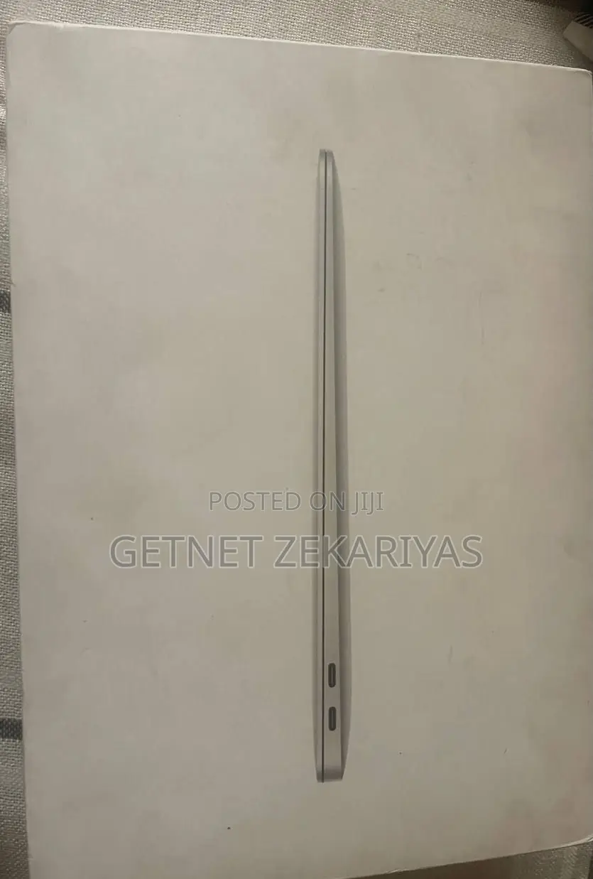 New Laptop Apple MacBook Air 2018 8GB Intel Core I5 SSD 256GB