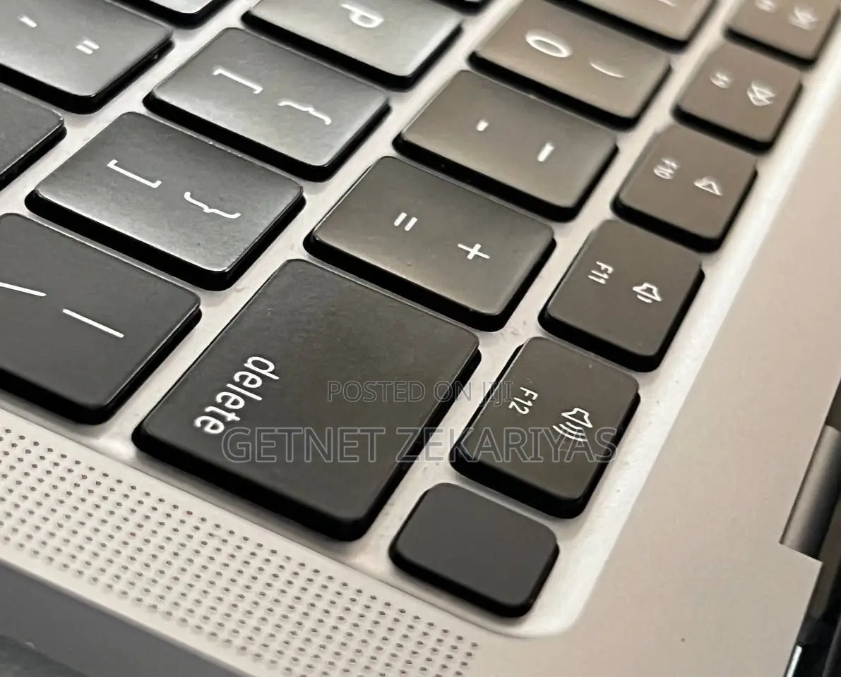 New Laptop Apple MacBook Air 2018 8GB Intel Core I5 SSD 256GB