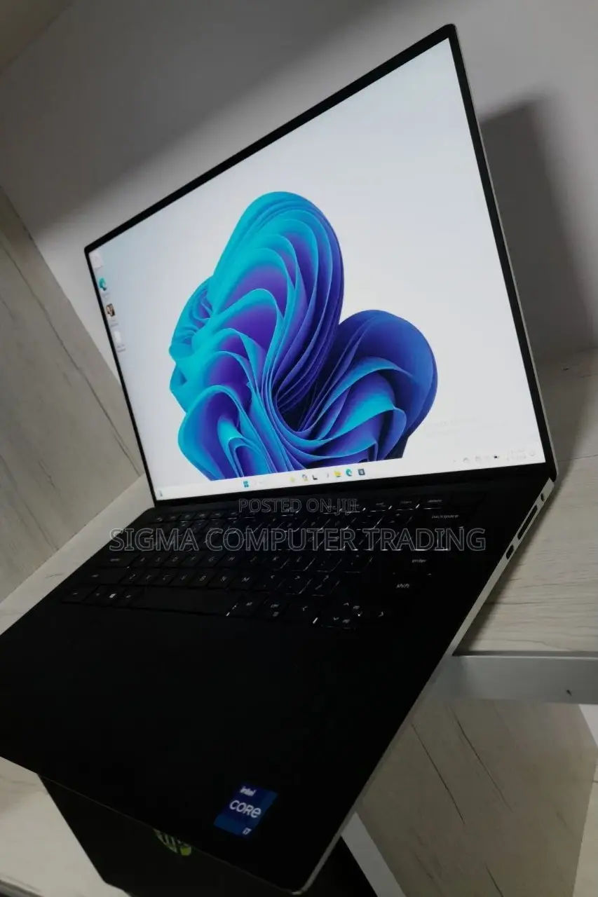 New Laptop Dell XPS 15 32GB Intel Core I7 SSD 1T