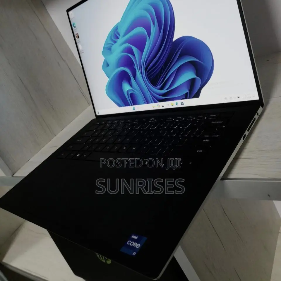 New Laptop Dell XPS 15 16GB Intel Core I7 SSD 512GB