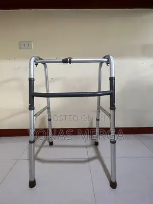 Photo - Foldable Walking Frame江walker嘩walker电ወከር+ወከር/Walker/Walker