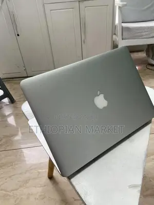 Laptop Apple MacBook Air 4GB Intel Core I5 SSD 128GB