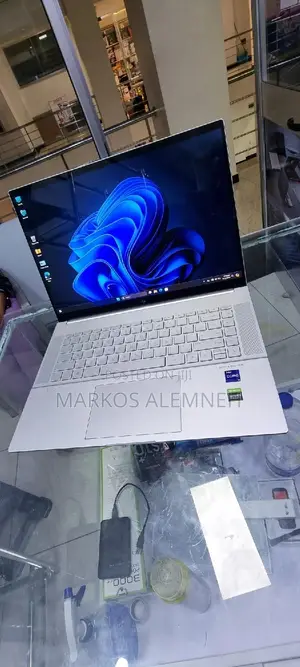 New Laptop HP Envy 16 Gaming 16-H1023dx 16GB Intel Core I9 SSD 512GB
