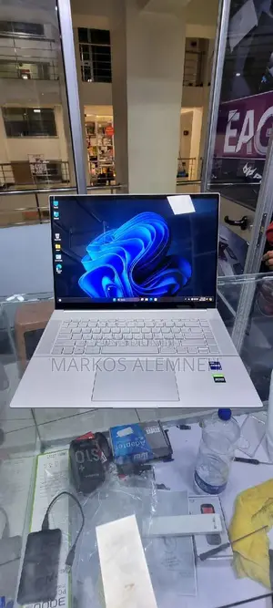 New Laptop HP Envy 16 Gaming 16-H1023dx 16GB Intel Core I9 SSD 512GB