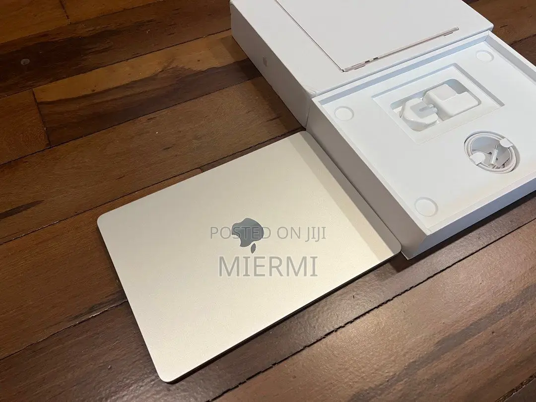 New Laptop Apple MacBook Air 2022 M2 8GB Apple M2 SSHD (Hybrid) 256GB