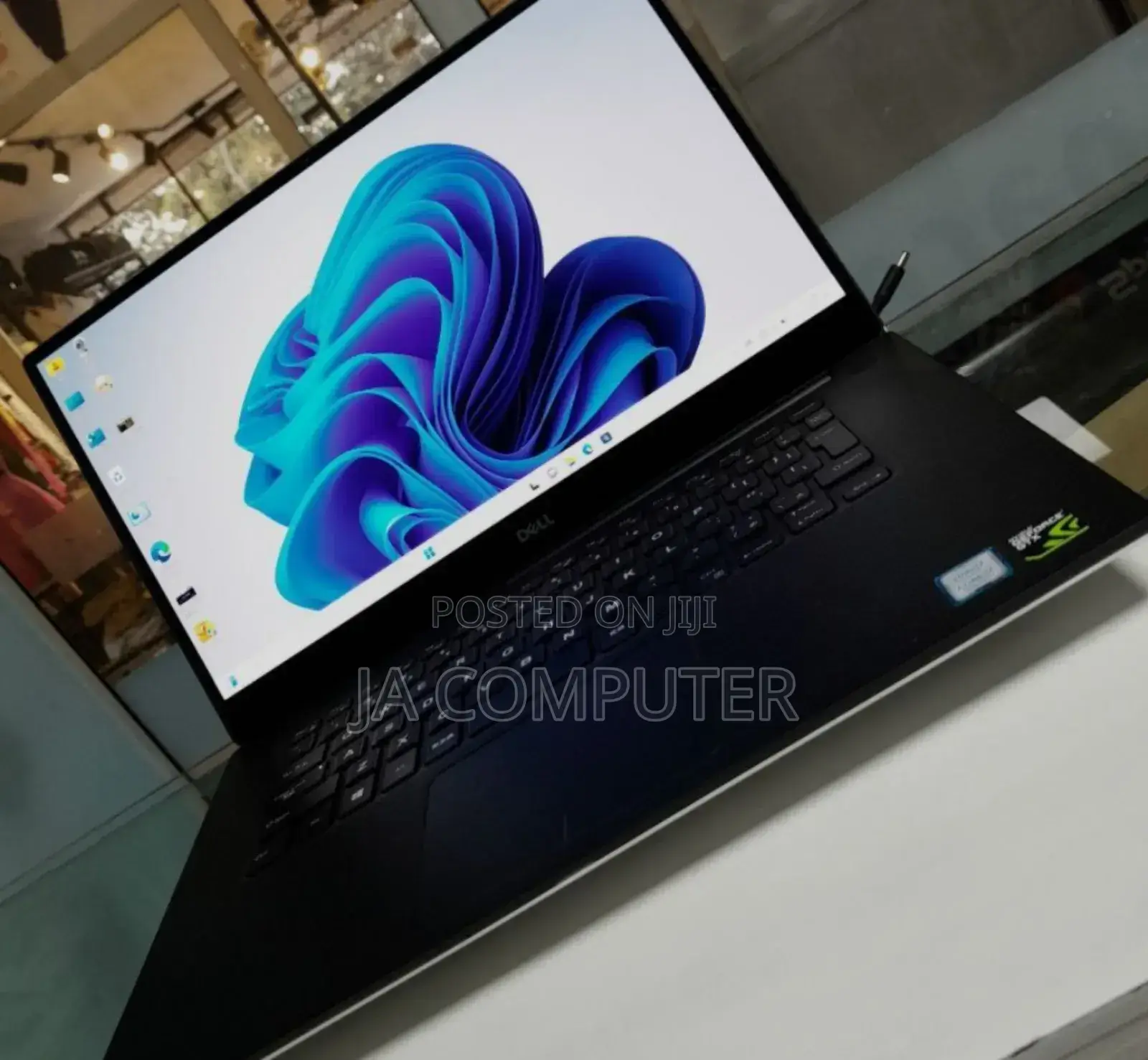 New Laptop Dell XPS 15 32GB Intel Core I7 SSD 1T