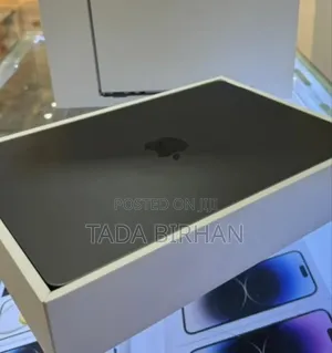 New Laptop Apple MacBook Air 2023 M2 8GB Apple M2 SSD 256GB