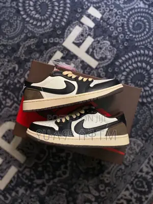 Photo - Original Nike Air Jordan 1 Low ‘Mocha’ Shoes