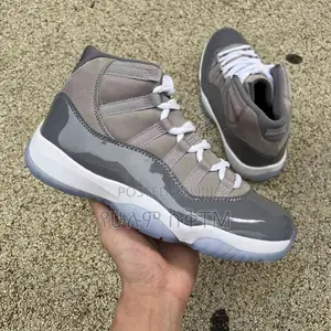 Photo - Original Air Jordan 11 Retro “Cool Gray” Shoes