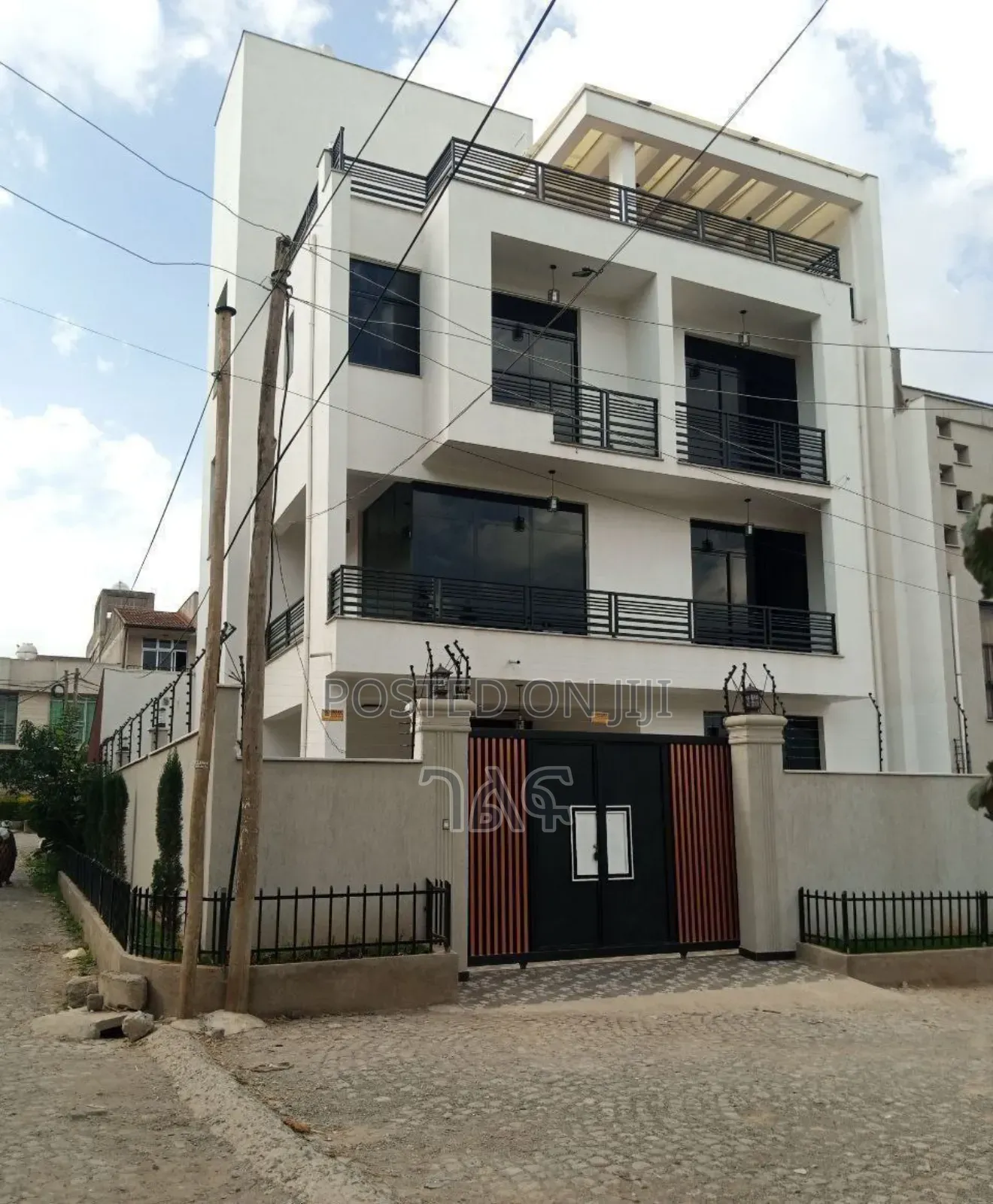 7bdrm House in የሚሸጥ G+3 ቤት ፊጋ 210, Bole for sale