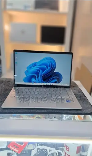 New Laptop HP Envy X360 8GB Intel Core I5 SSD 512GB