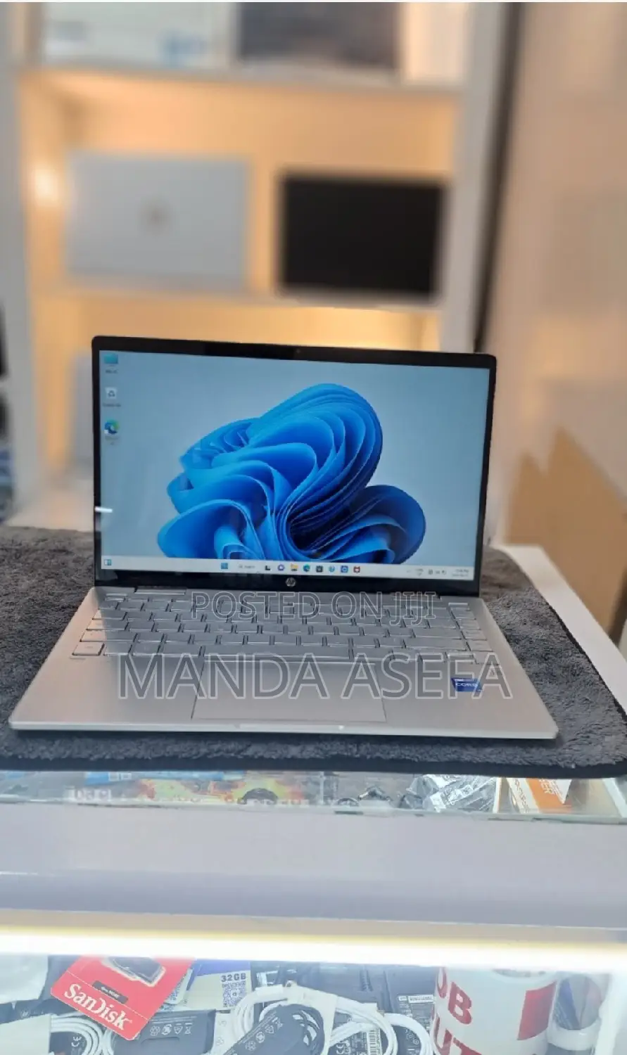 New Laptop HP Envy X360 8GB Intel Core I5 SSD 512GB