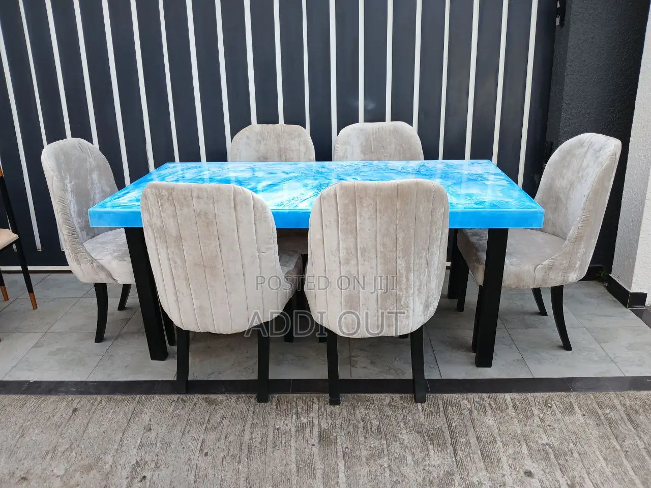 መመገቢያ ጠረጴዛ