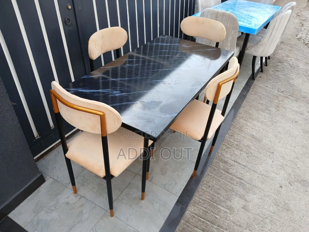 መመገቢያ ጠረጴዛ