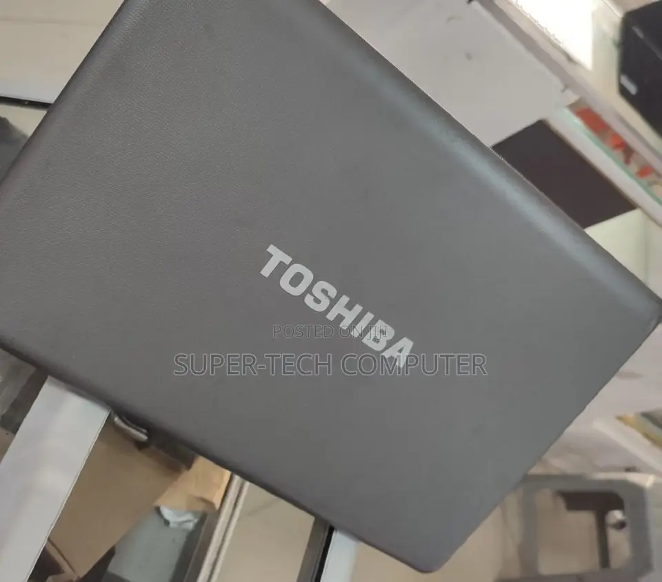 Laptop Toshiba Satellite C665 4GB Intel Core I3 HDD 500GB