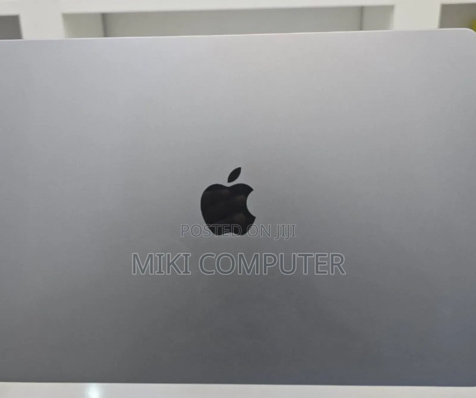 New Laptop Apple MacBook Air 2022 M2 8GB Intel SSD 512GB