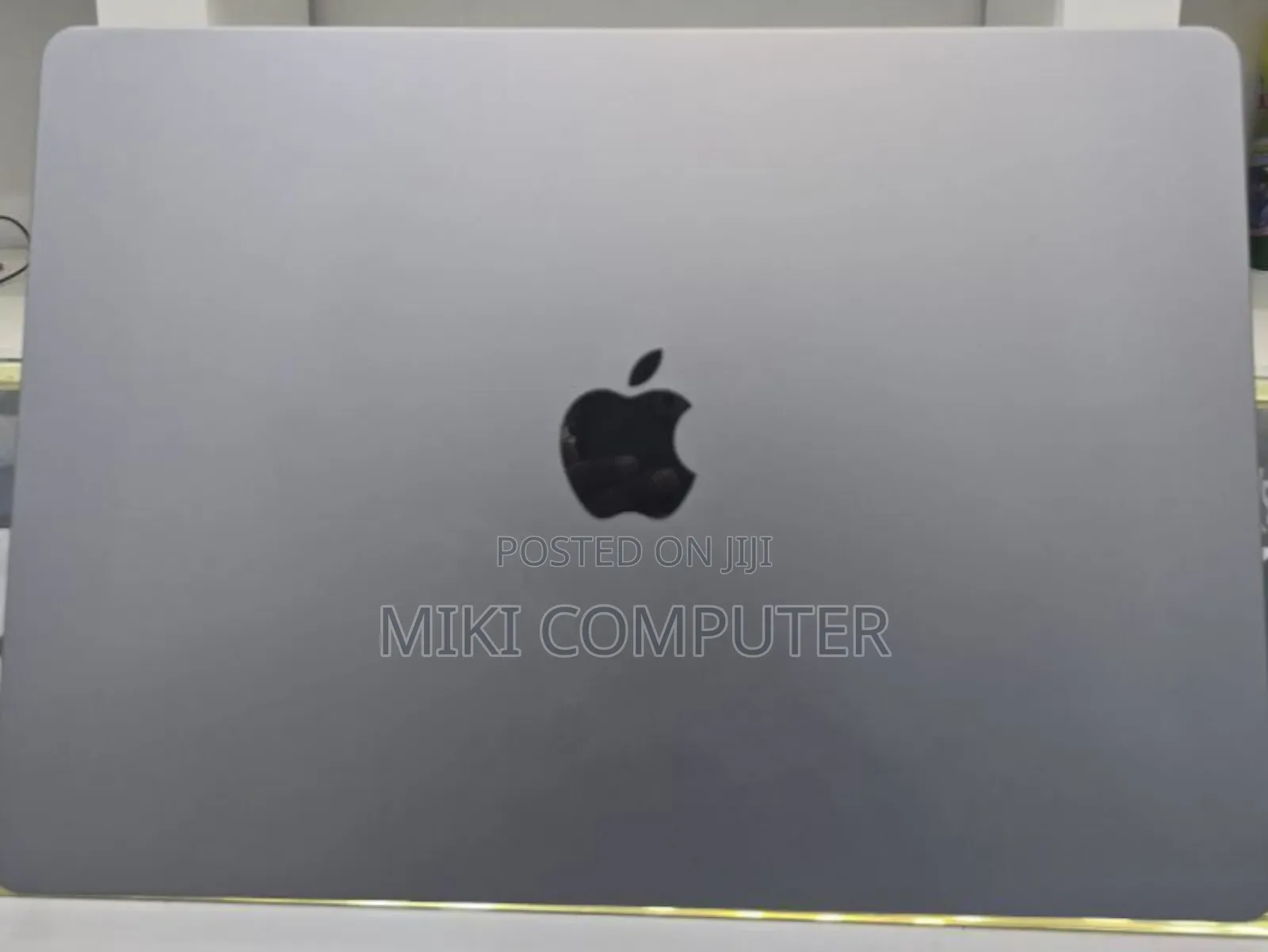 New Laptop Apple MacBook Air 2022 M2 8GB Intel SSD 512GB