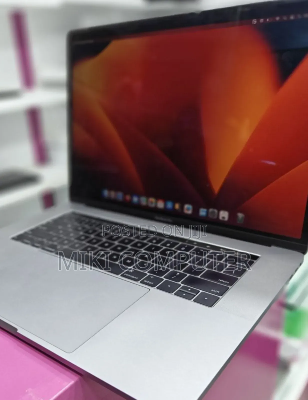 New Laptop Apple MacBook Pro 2017 16GB Intel Core I7 SSD 512GB