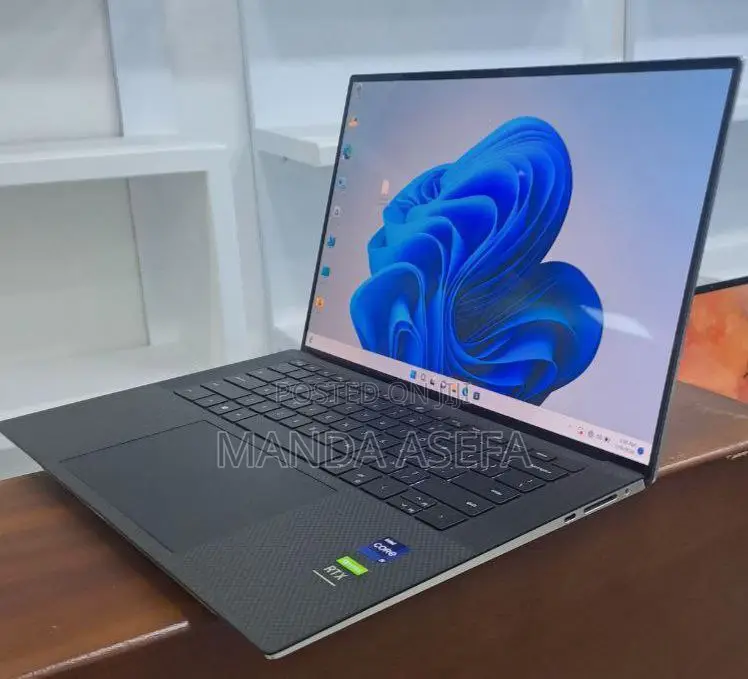 New Laptop Dell XPS 15 32GB Intel Core I9 SSD 2T