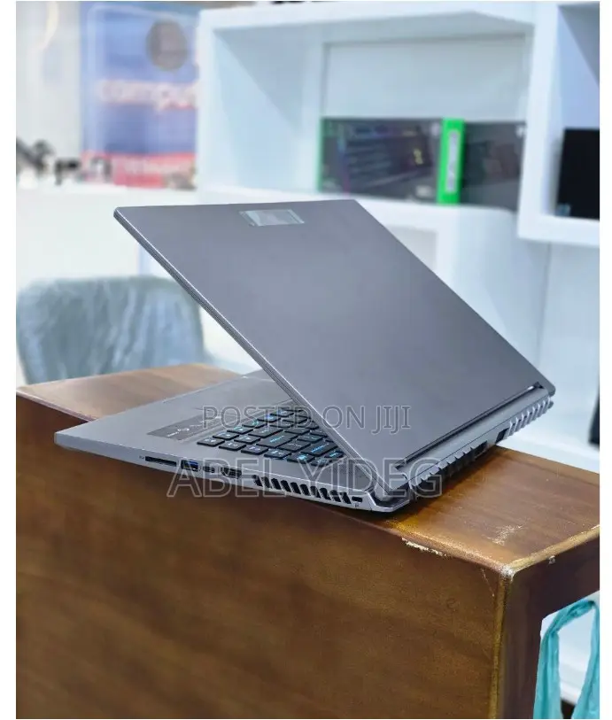 New Laptop Acer Predator Triton 500 SE 16GB Intel Core I7 SSD 2T
