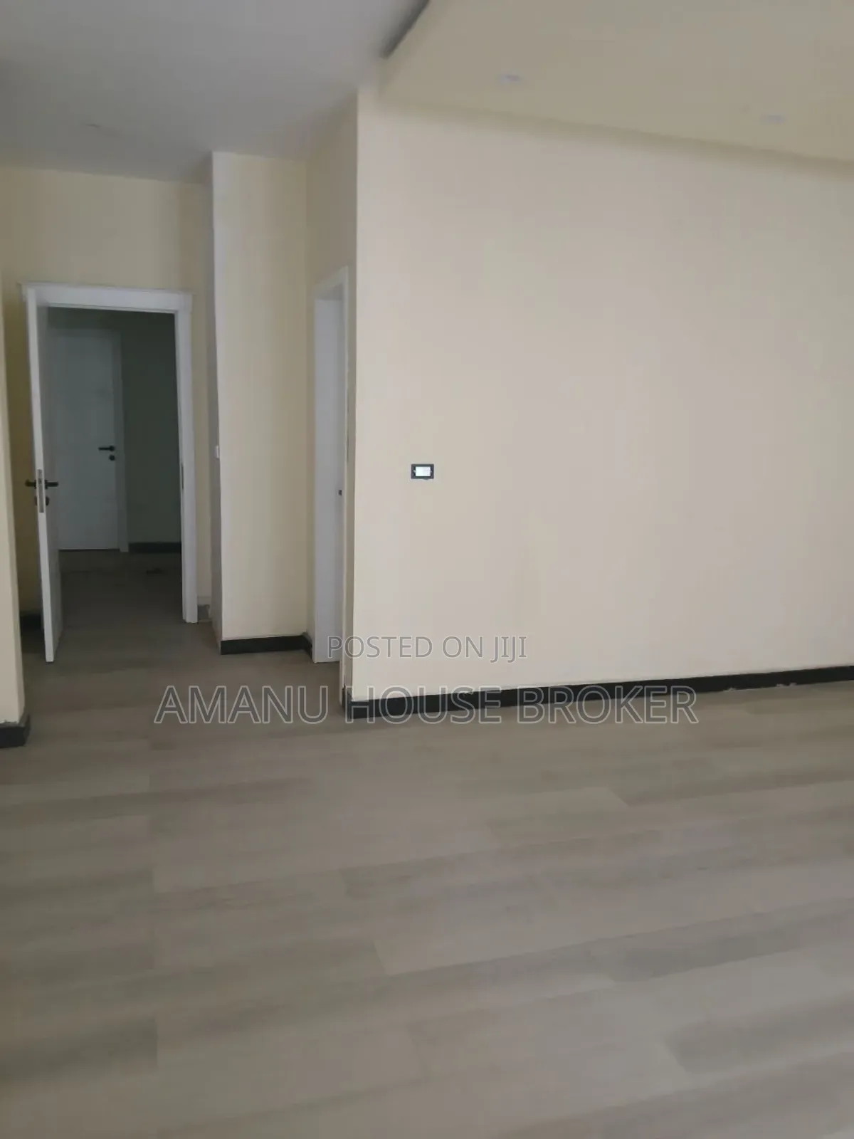 3bdrm Apartment in አራት ኪሎ አከባቢ, Arada for sale